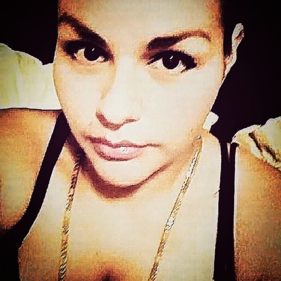 Meet your Posher, Alanda - Picture 1 of 1